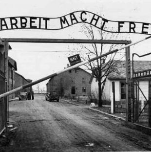 Auschwitz - Arbeit-Macht-Frei